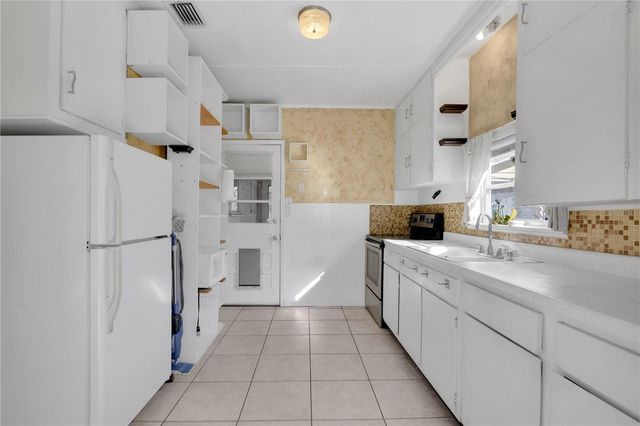 2413 CENTER AVENUE, Orlando, FL 32806