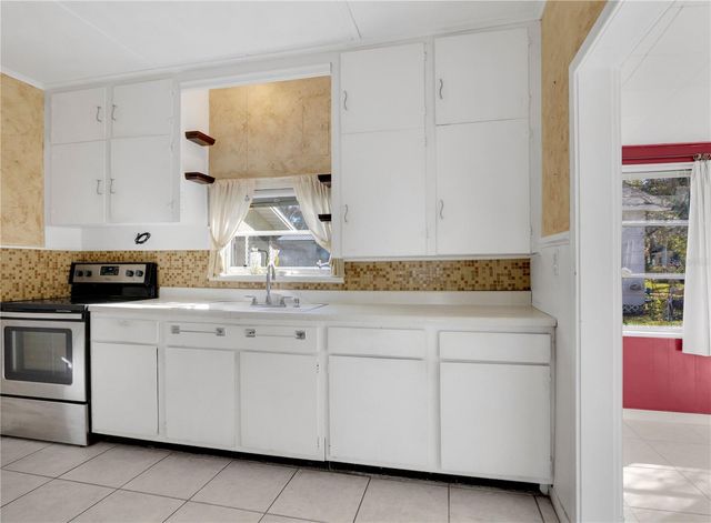 2413 CENTER AVENUE, Orlando, FL 32806