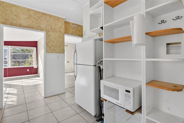 2413 CENTER AVENUE, Orlando, FL 32806