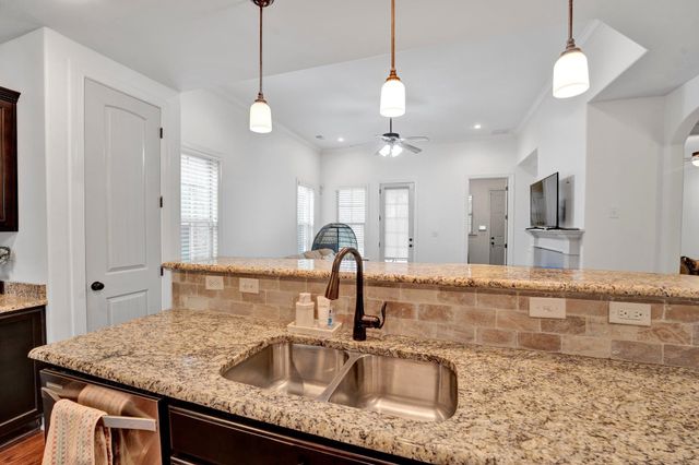 1965 ROCHELLE LN, Cordova, TN 38016