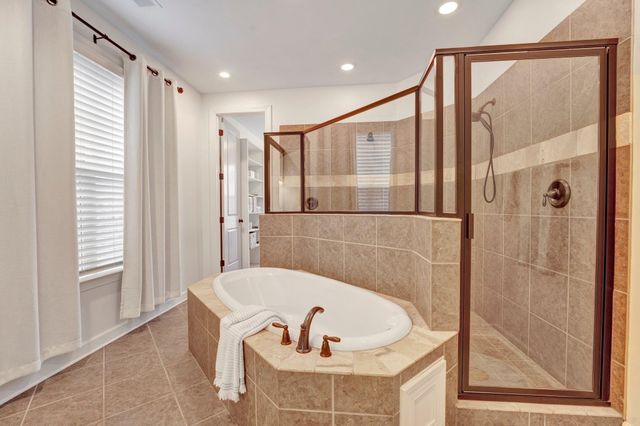 1965 ROCHELLE LN, Cordova, TN 38016