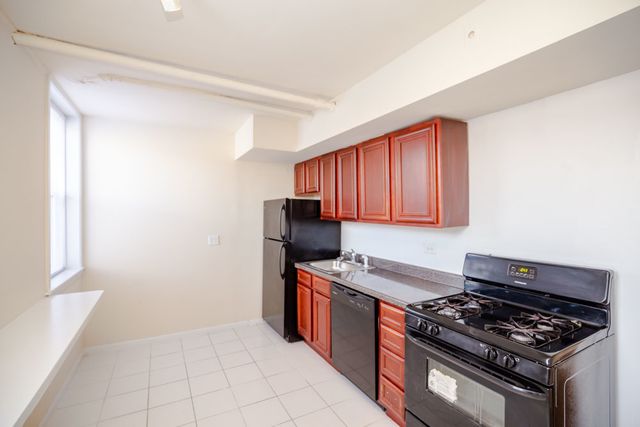 5423 W Montrose Avenue NB, Chicago, IL 60641