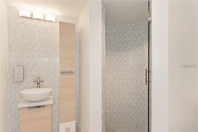 7692 COVE TERRACE, Sarasota, FL 34231