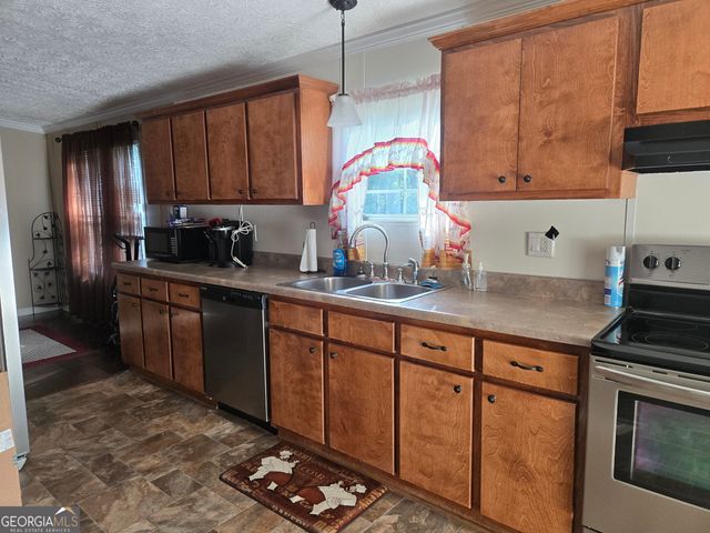 160 Shadowmore Drive, Zebulon, GA 30295