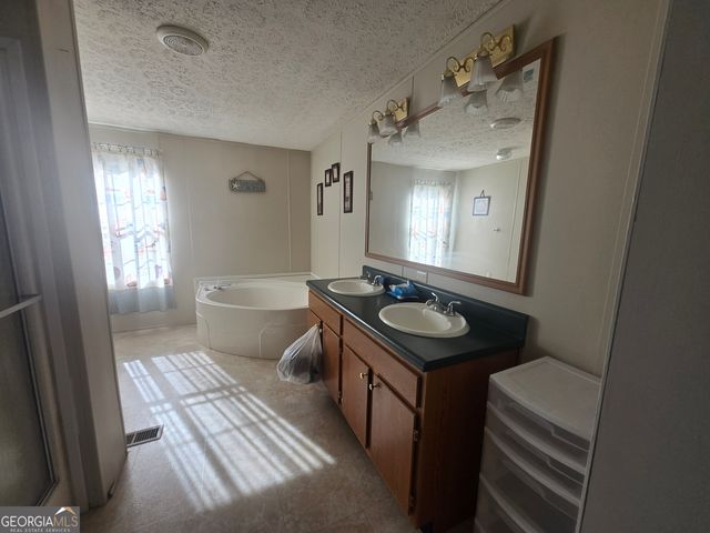 160 Shadowmore Drive, Zebulon, GA 30295