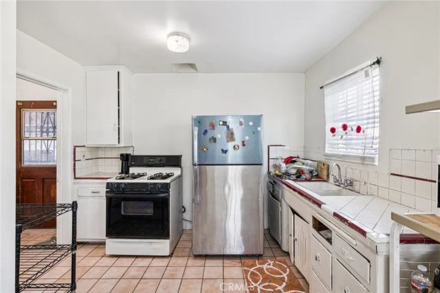 2938 Oakwood, Lynwood, CA 90262