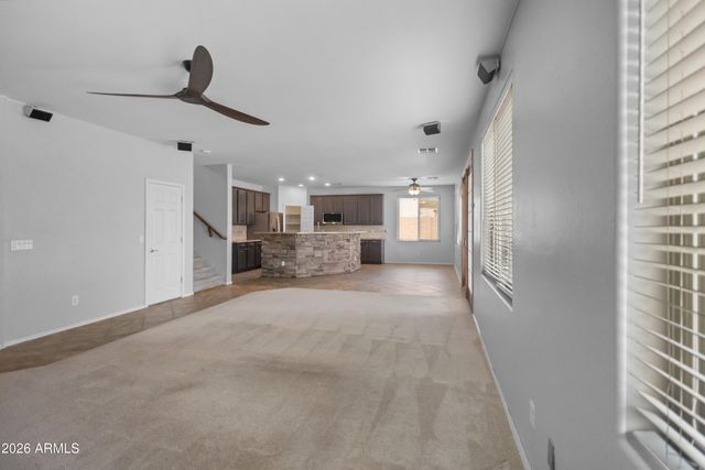 8352 W MOLLY Lane, Peoria, AZ 85383