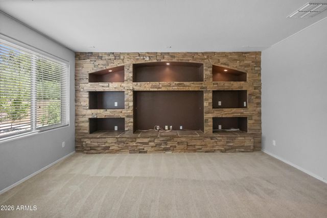8352 W MOLLY Lane, Peoria, AZ 85383