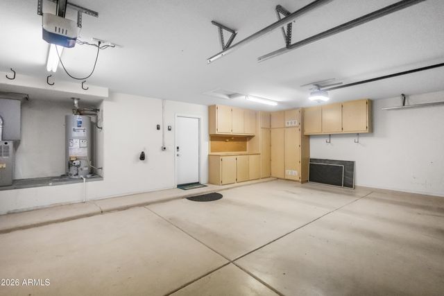 8352 W MOLLY Lane, Peoria, AZ 85383