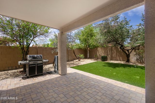 8352 W MOLLY Lane, Peoria, AZ 85383
