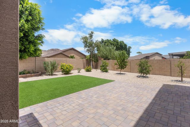 8352 W MOLLY Lane, Peoria, AZ 85383