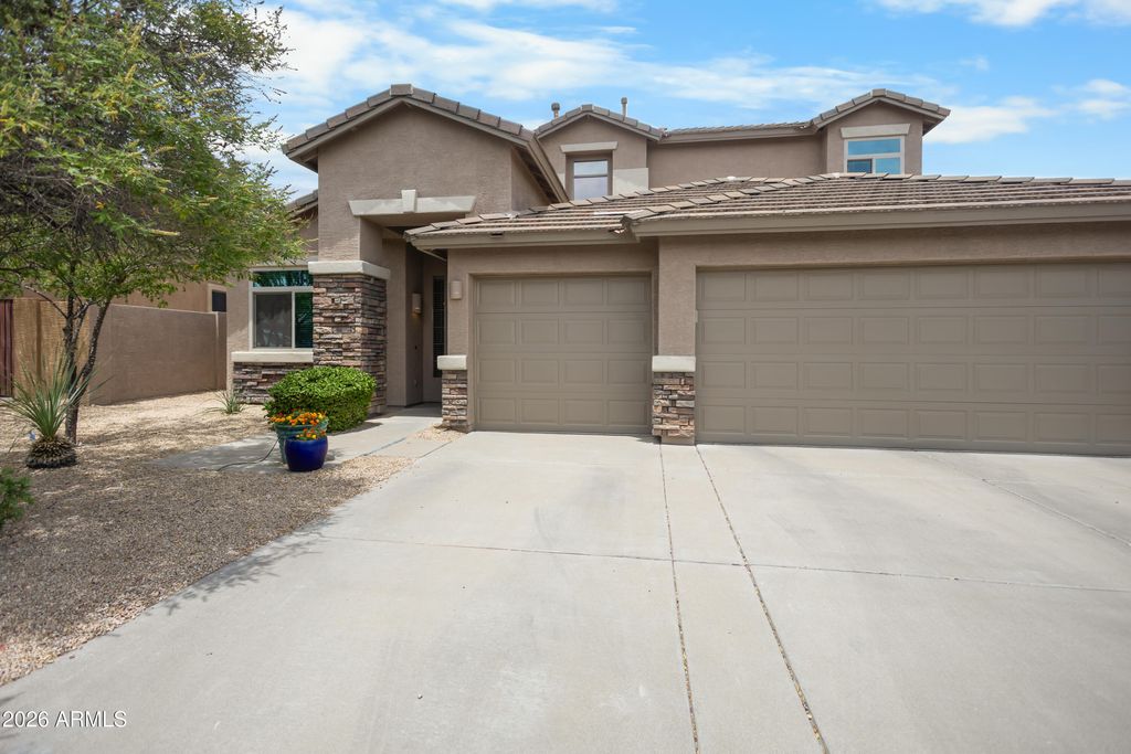 8352 W MOLLY Lane, Peoria, AZ 85383