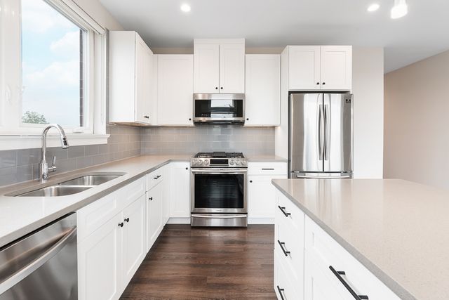 440 Green Bay Road 512, Highwood, IL 60040