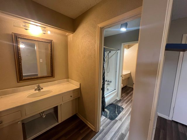 1009 Towne Lake Dr, Longview, TX 75601