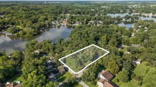 1020 N Lakeview Drive, Lowell, IN 46356