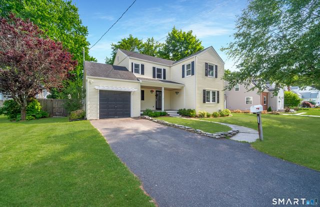 137 Mohawk Drive, West Hartford, CT 06117