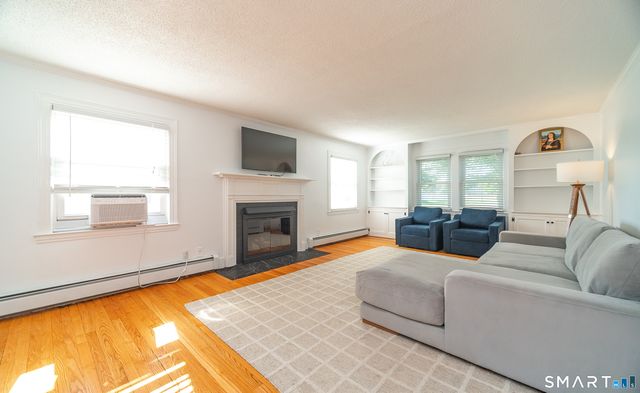 137 Mohawk Drive, West Hartford, CT 06117