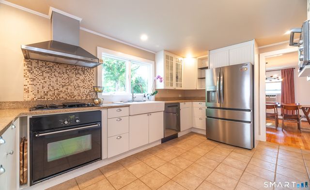137 Mohawk Drive, West Hartford, CT 06117