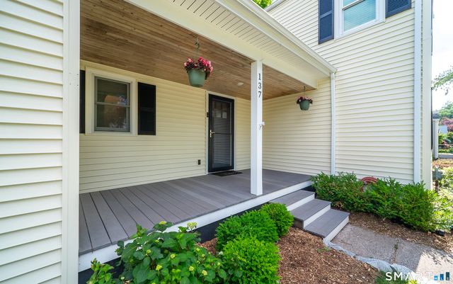 137 Mohawk Drive, West Hartford, CT 06117