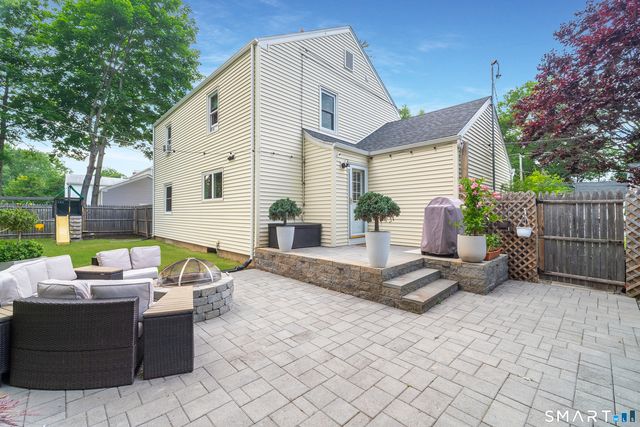 137 Mohawk Drive, West Hartford, CT 06117
