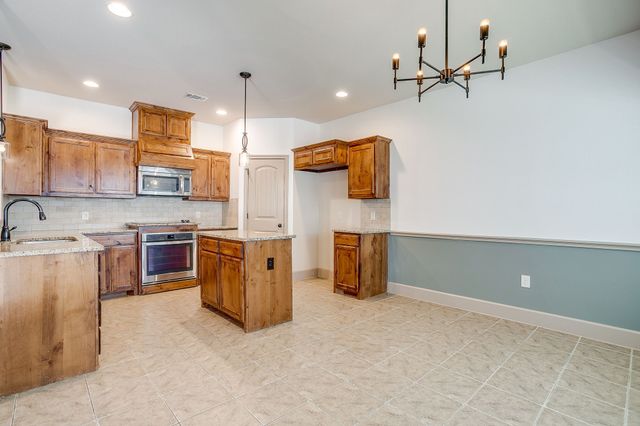 316 Madison Street, Burleson, TX 76028