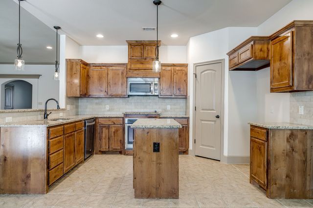 316 Madison Street, Burleson, TX 76028