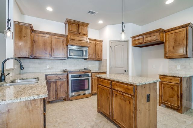 316 Madison Street, Burleson, TX 76028