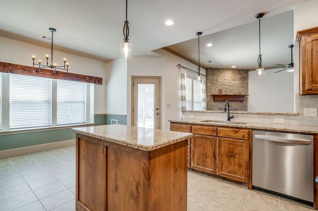 316 Madison Street, Burleson, TX 76028