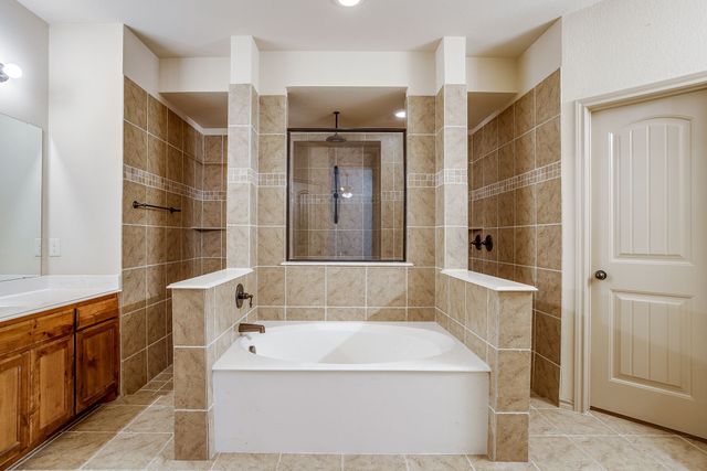 316 Madison Street, Burleson, TX 76028
