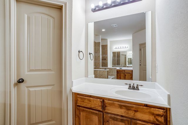 316 Madison Street, Burleson, TX 76028