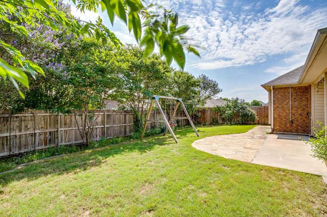316 Madison Street, Burleson, TX 76028