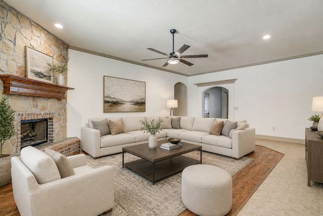316 Madison Street, Burleson, TX 76028