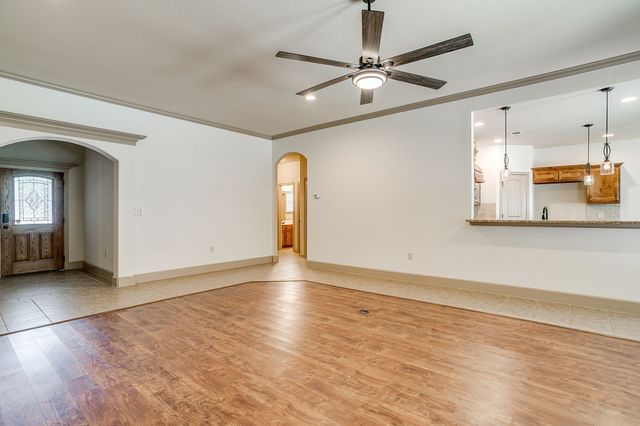 316 Madison Street, Burleson, TX 76028