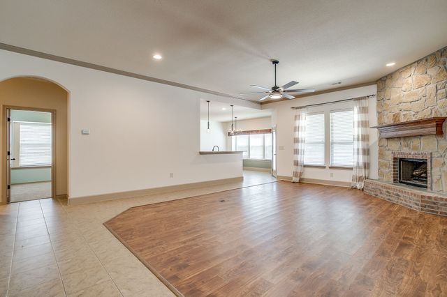316 Madison Street, Burleson, TX 76028