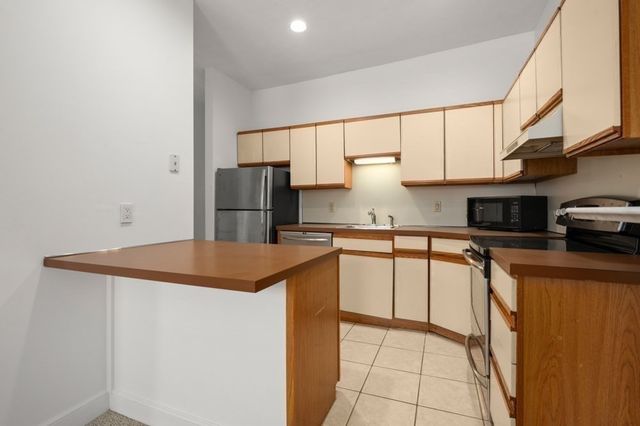 664 Massachusetts Ave 4, Boston, MA 02118