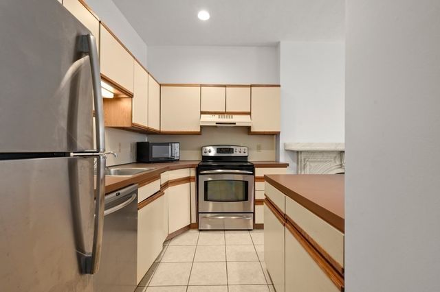 664 Massachusetts Ave 4, Boston, MA 02118