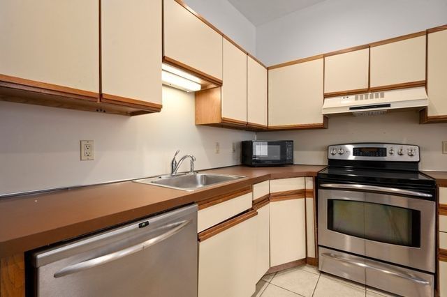 664 Massachusetts Ave 4, Boston, MA 02118