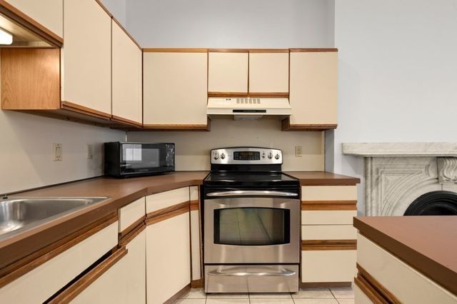 664 Massachusetts Ave 4, Boston, MA 02118