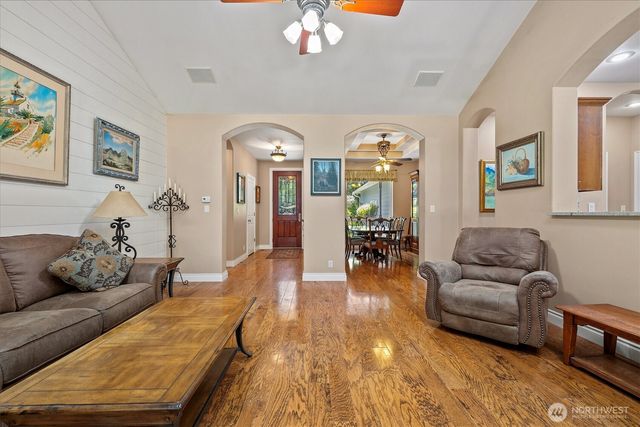 500 Wandering Lane, Coupeville, WA 98239