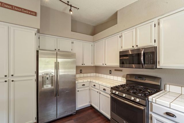 2142 Bluejay Way, Lodi, CA 95240