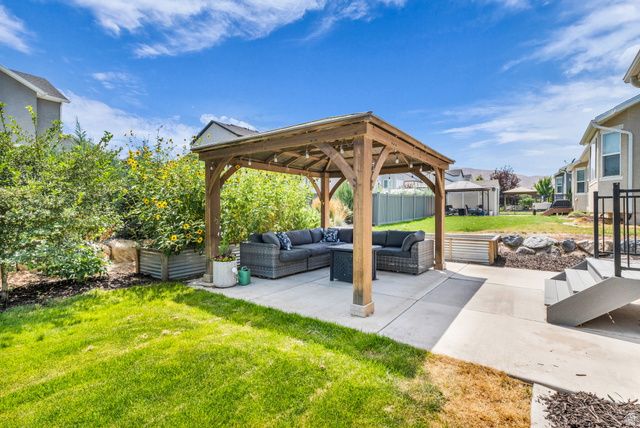 193 E OLIVIA LN, Saratoga Springs, UT 84045