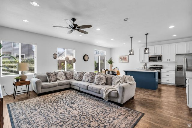 193 E OLIVIA LN, Saratoga Springs, UT 84045