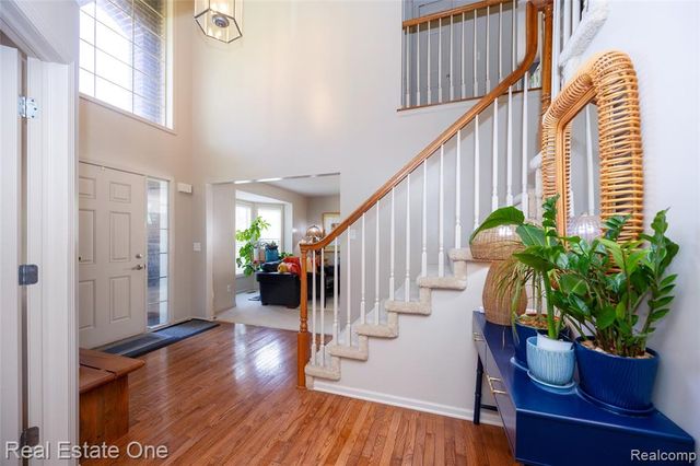 3481 Castlewood Court, Wixom, MI 48393