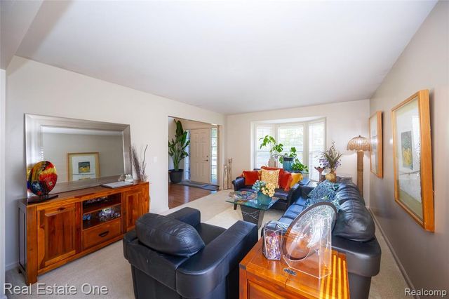 3481 Castlewood Court, Wixom, MI 48393