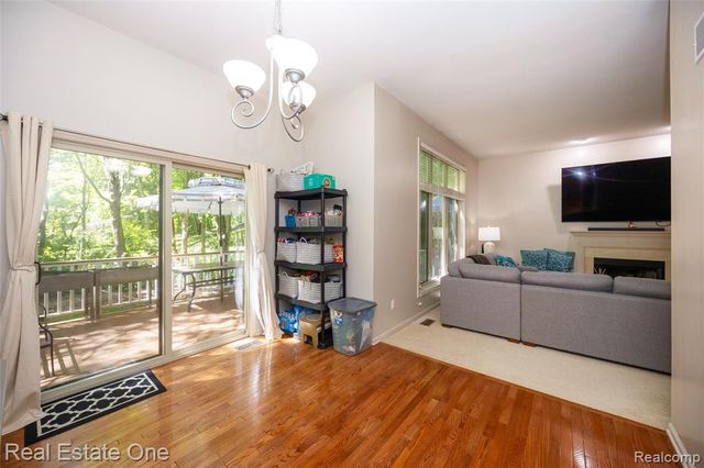 3481 Castlewood Court, Wixom, MI 48393