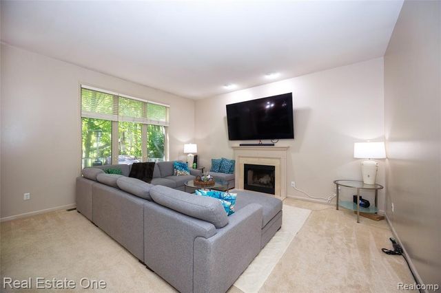 3481 Castlewood Court, Wixom, MI 48393