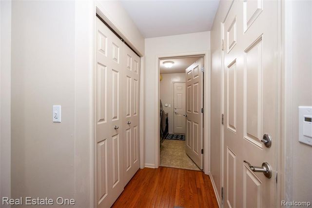 3481 Castlewood Court, Wixom, MI 48393