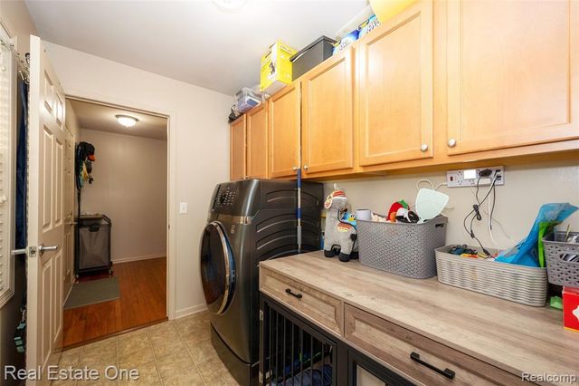 3481 Castlewood Court, Wixom, MI 48393