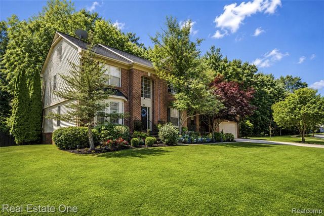3481 Castlewood Court, Wixom, MI 48393
