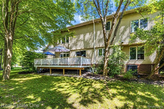 3481 Castlewood Court, Wixom, MI 48393